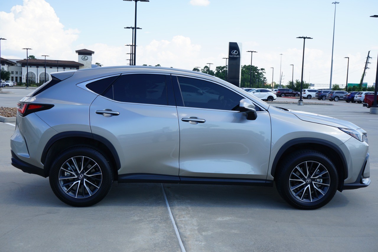2024 Lexus NX 250 Premium photo 2