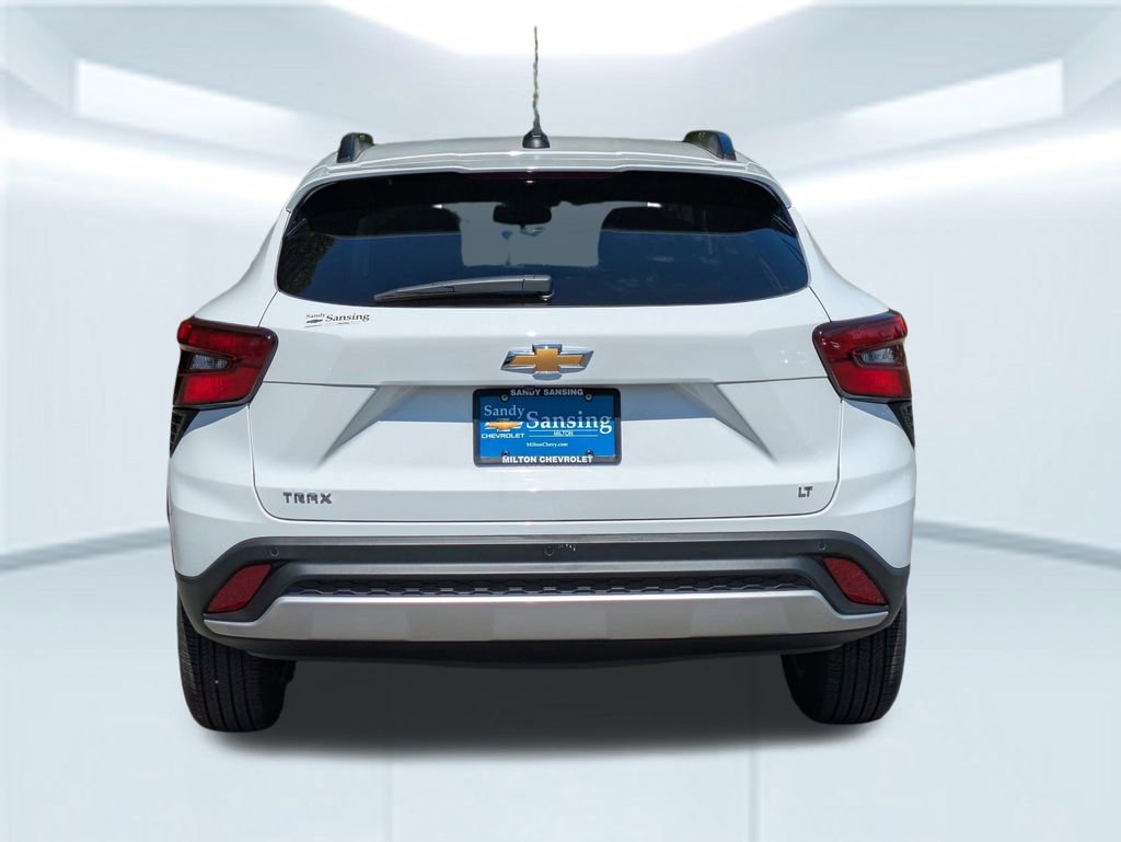 2025 Chevrolet Trax LT photo 4