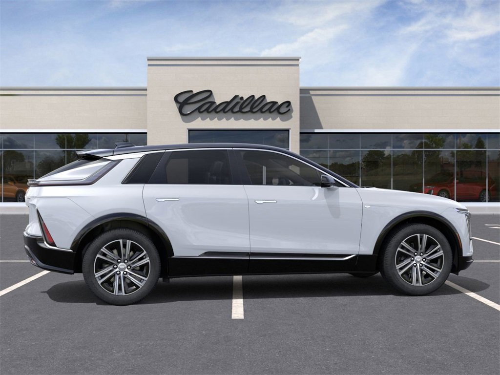 2026 Cadillac Lyriq Luxury photo 3