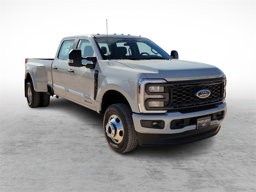 2026 Ford F-350 Super Duty XL's photo