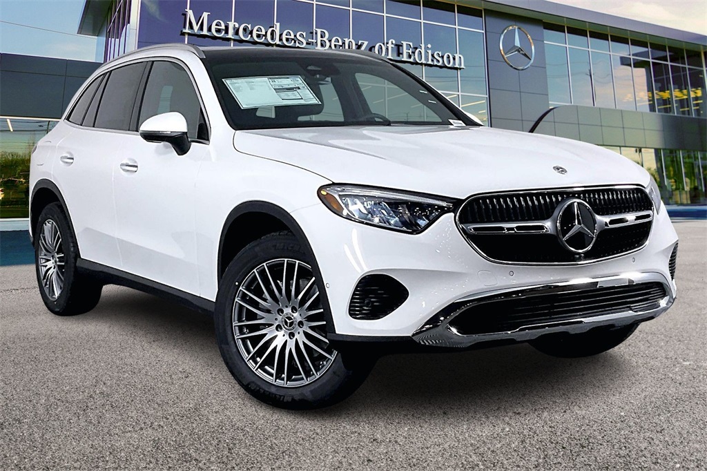 2026 Mercedes-Benz GLC Base's photo