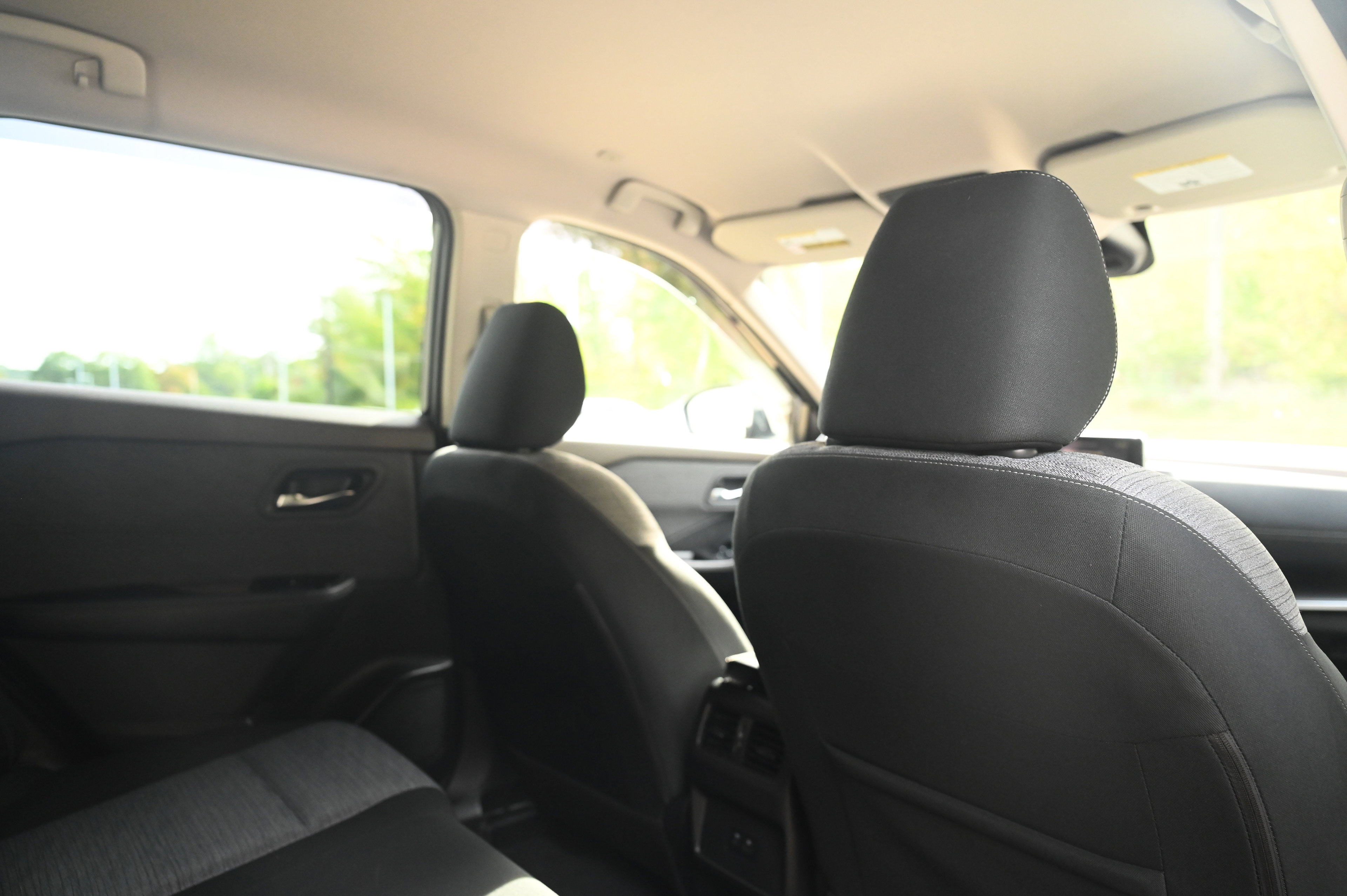 2023 Nissan Rogue SV photo 19