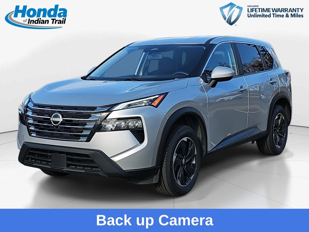 2024 Nissan Rogue SV's photo