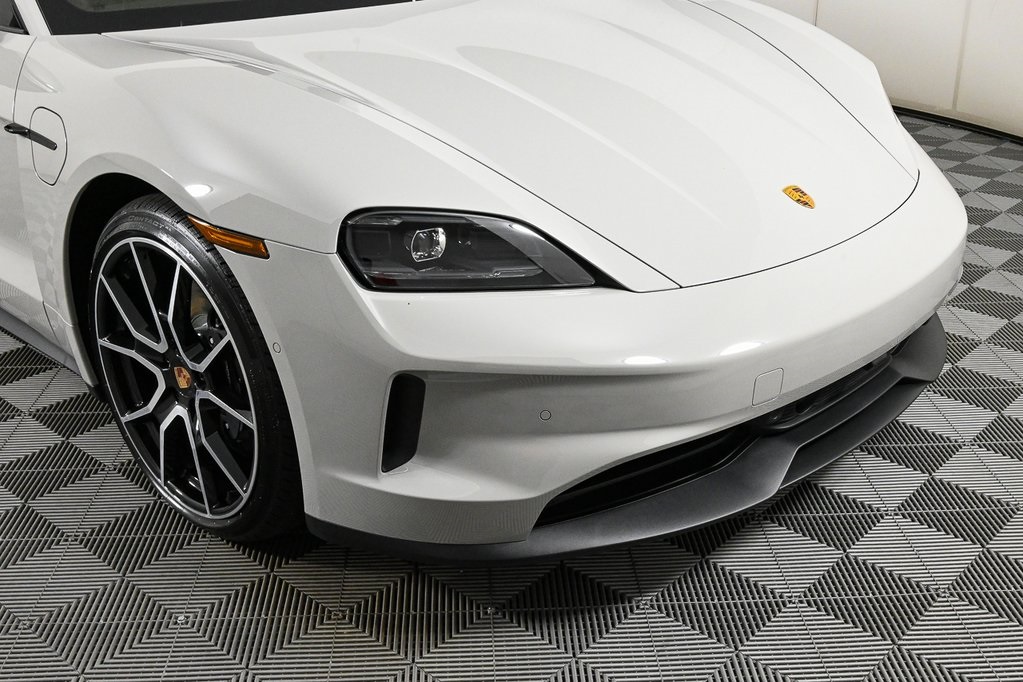 2026 Porsche Taycan 4 photo 36