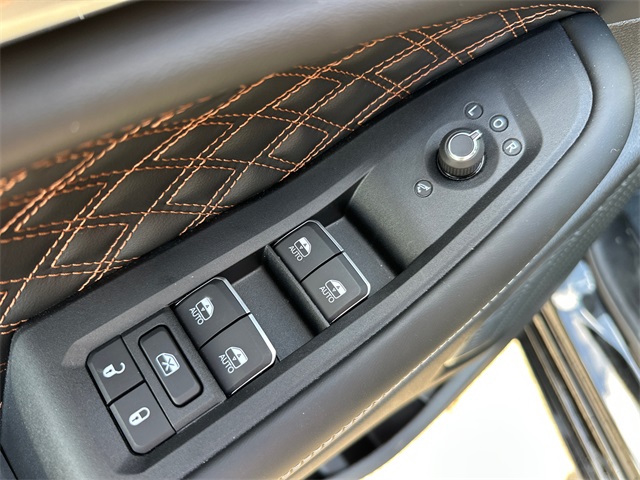 2025 Jeep Grand Cherokee Summit photo 33