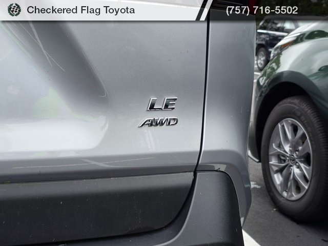 2024 Toyota RAV4 LE photo 4