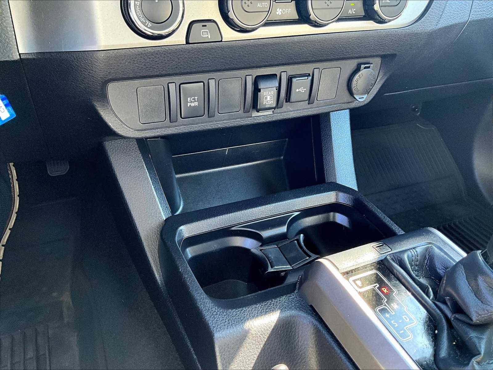 2021 Toyota Tacoma SR5 photo 25