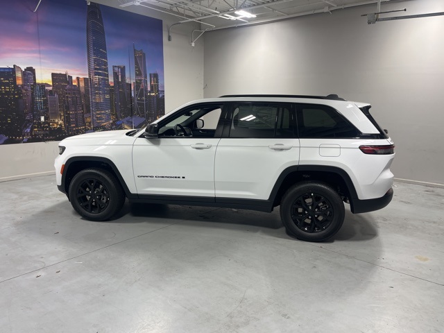 2025 Jeep Grand Cherokee Altitude X photo 4
