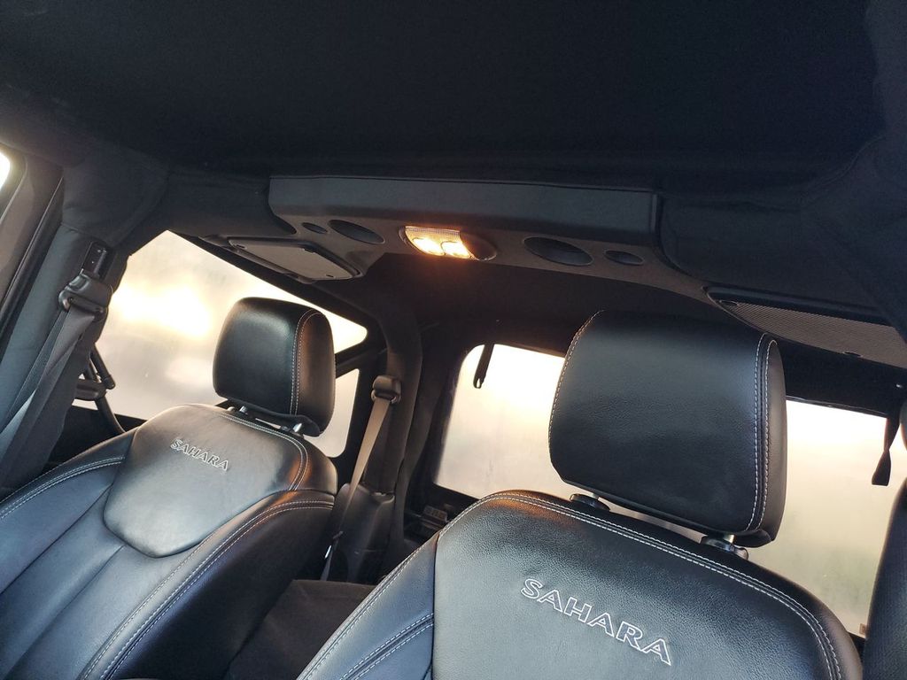 2018 Jeep Wrangler Sahara photo 26