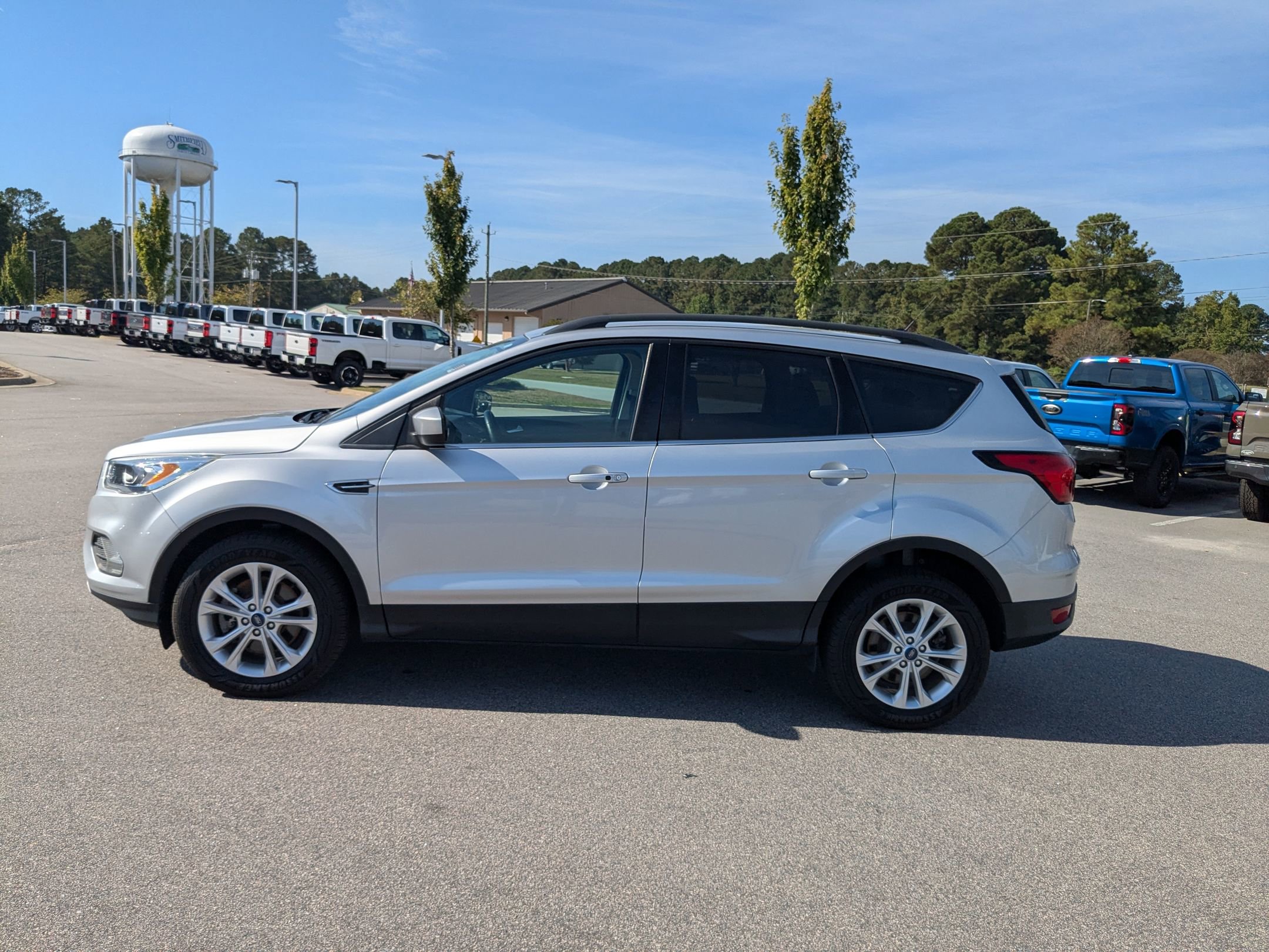 2019 Ford Escape SEL photo 10