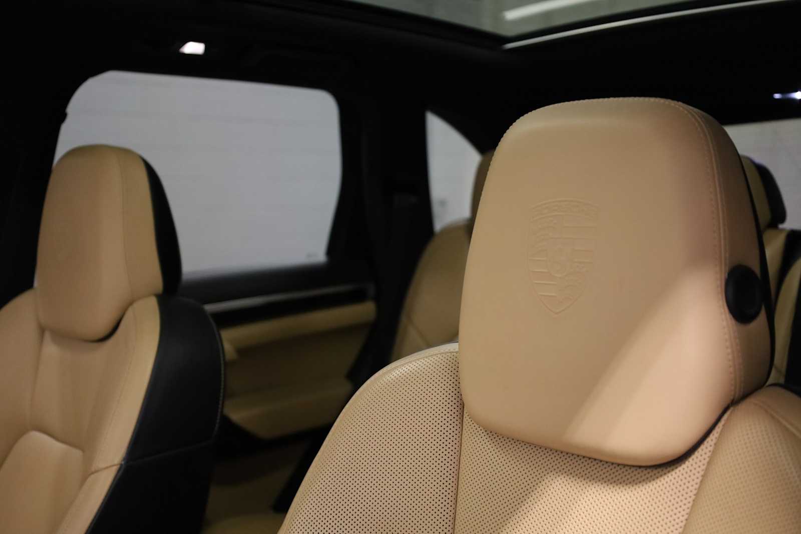 2018 Porsche Cayenne Platinum Edition photo 18