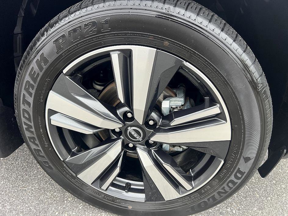 2024 Nissan Rogue SL photo 11
