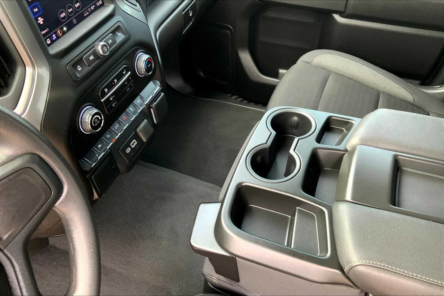 2025 Chevrolet Silverado 1500 Custom photo 30