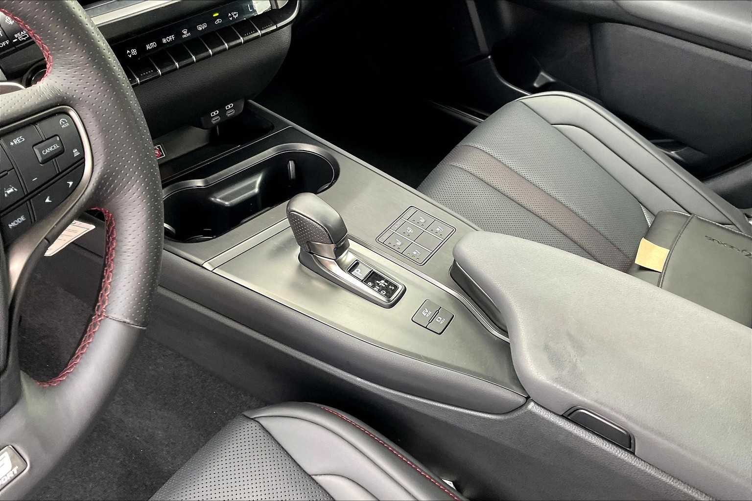 2025 Lexus UX F SPORT Handling photo 16