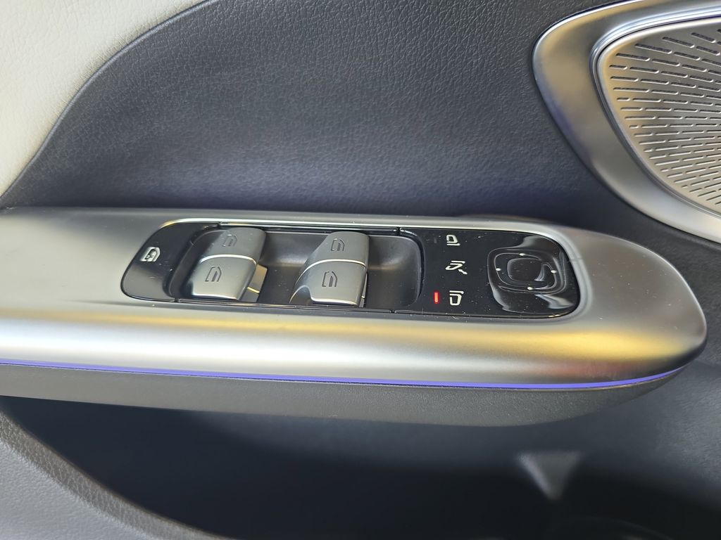 2025 Mercedes Benz C 300 photo 26