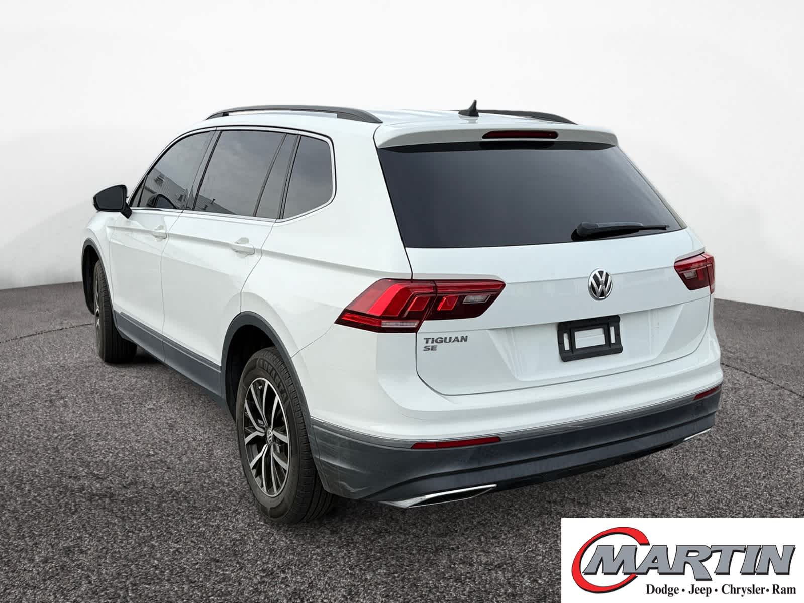 2021 Volkswagen Tiguan R-Line Black SEL photo 3