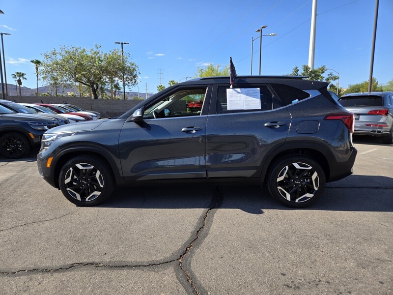 2024 Kia Seltos SX photo 3