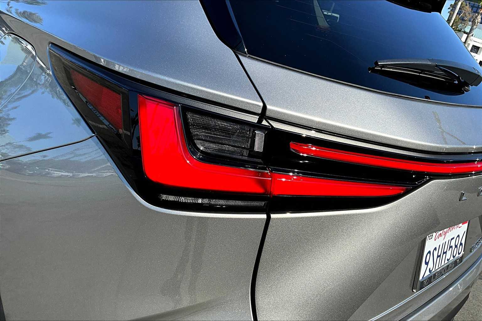2025 Lexus NX 250 photo 27