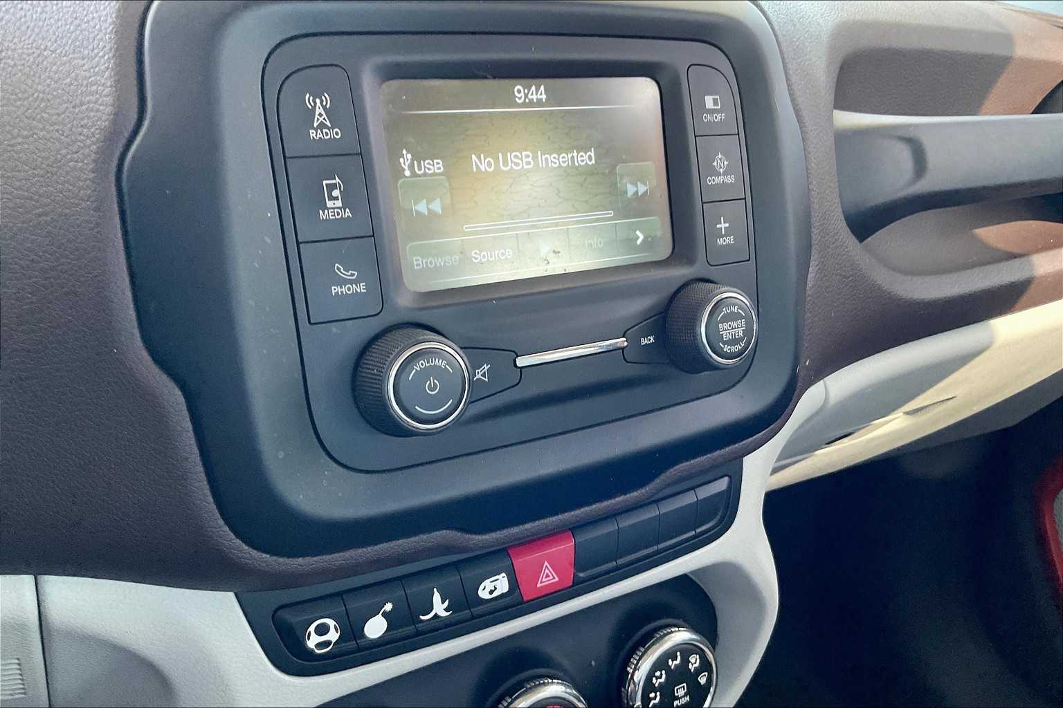 2015 Jeep Renegade Latitude photo 29