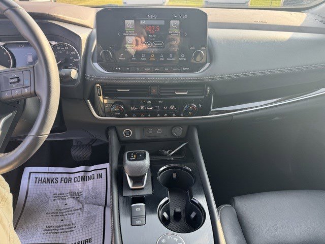 2022 Nissan Rogue SL photo 13