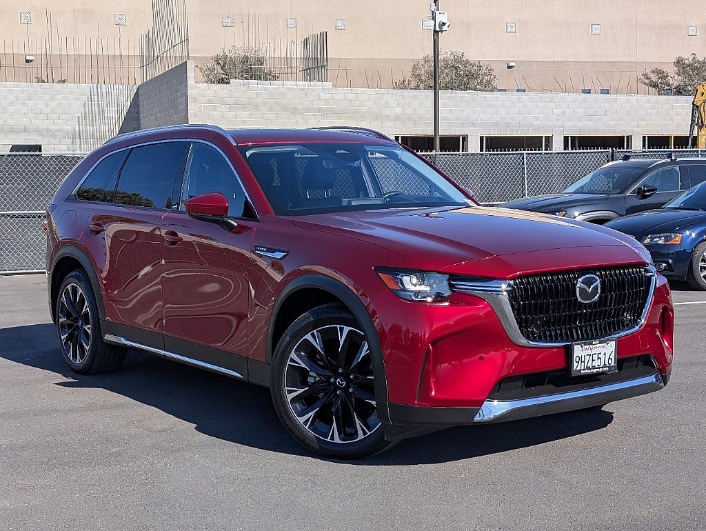 2024 Mazda CX-90 Premium photo 2