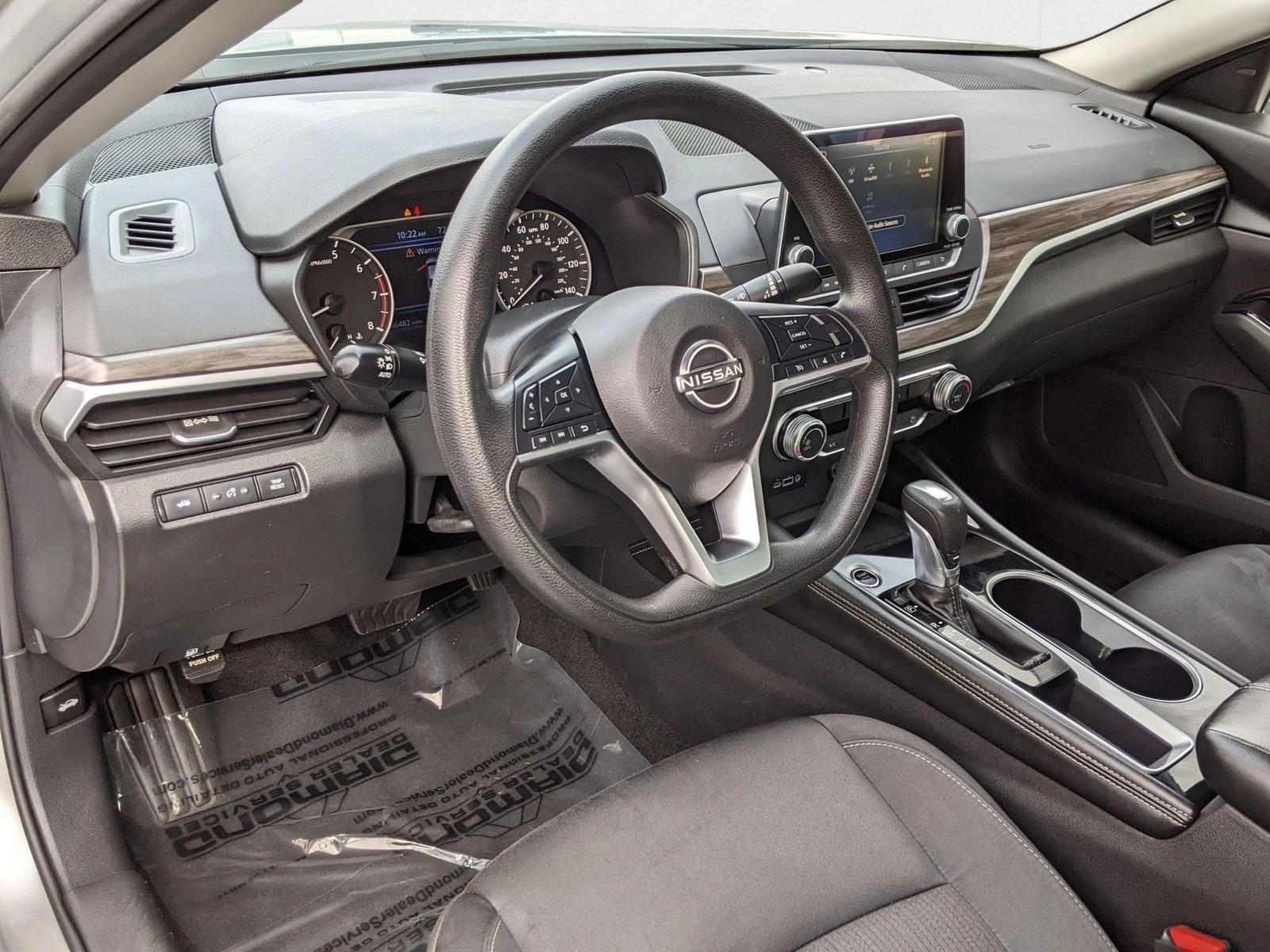 2023 Nissan Altima 2.5 SV photo 10