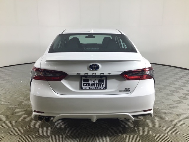 2024 Toyota Camry Hybrid SE photo 6