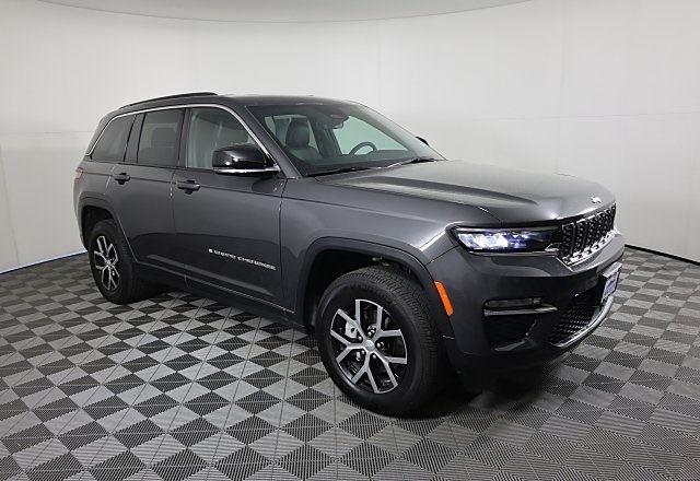 2025 Jeep Grand Cherokee Limited photo 2