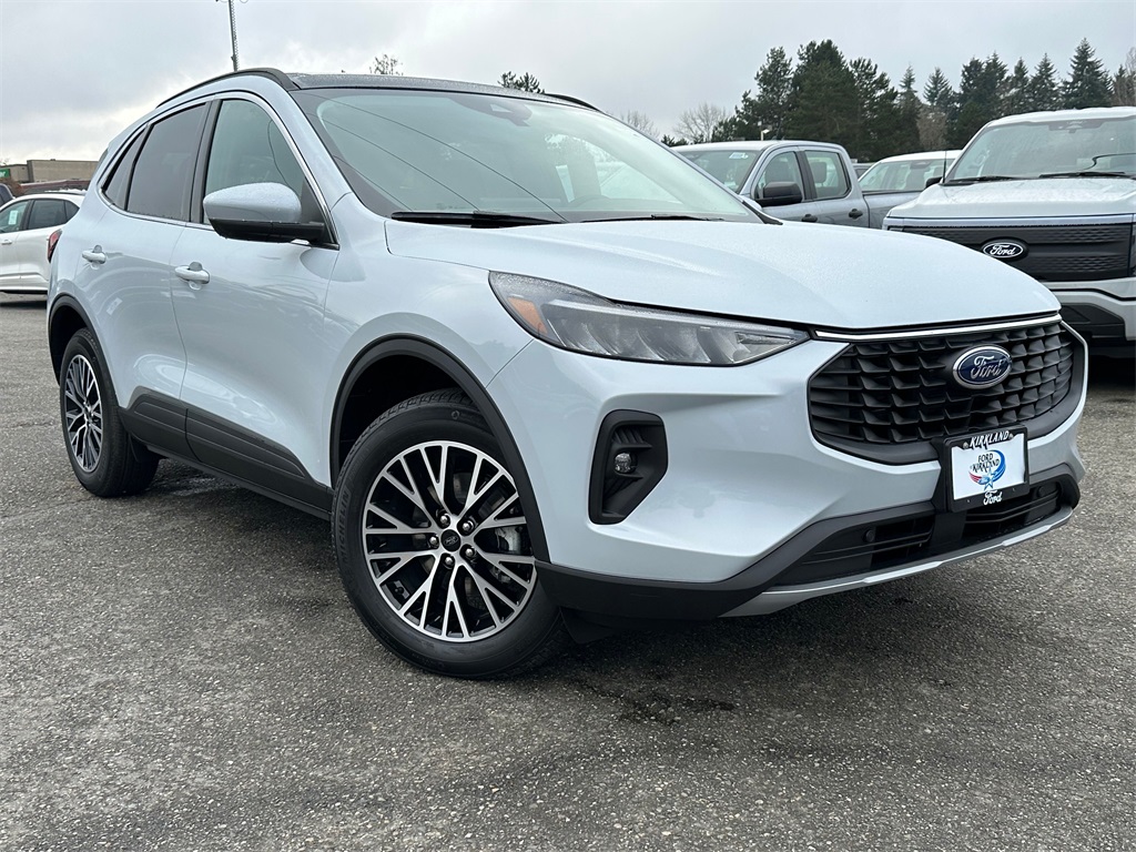 2025 Ford Escape PHEV's photo