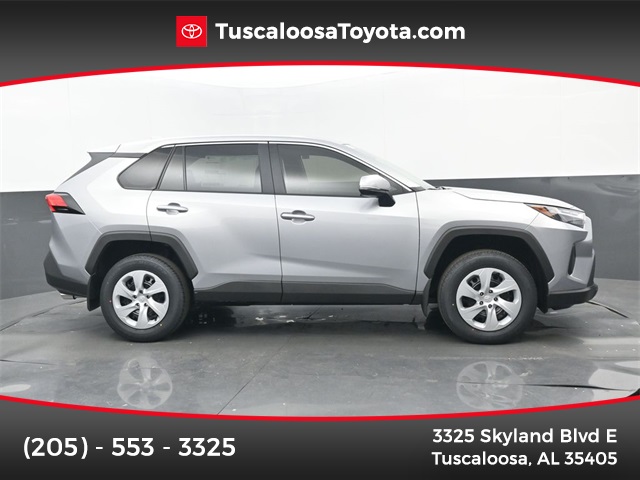 2025 Toyota RAV4 LE's photo