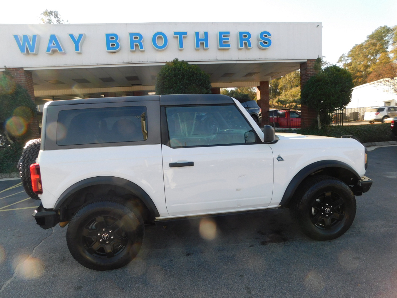 2022 Ford Bronco 2-Door Black Diamond's photo