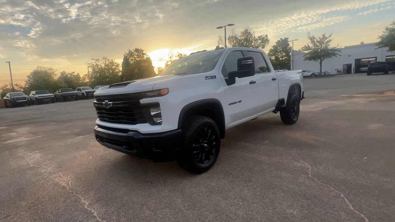 2026 Chevrolet Silverado 2500HD Custom photo 4