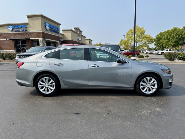 2023 Chevrolet Malibu 1LT photo 2