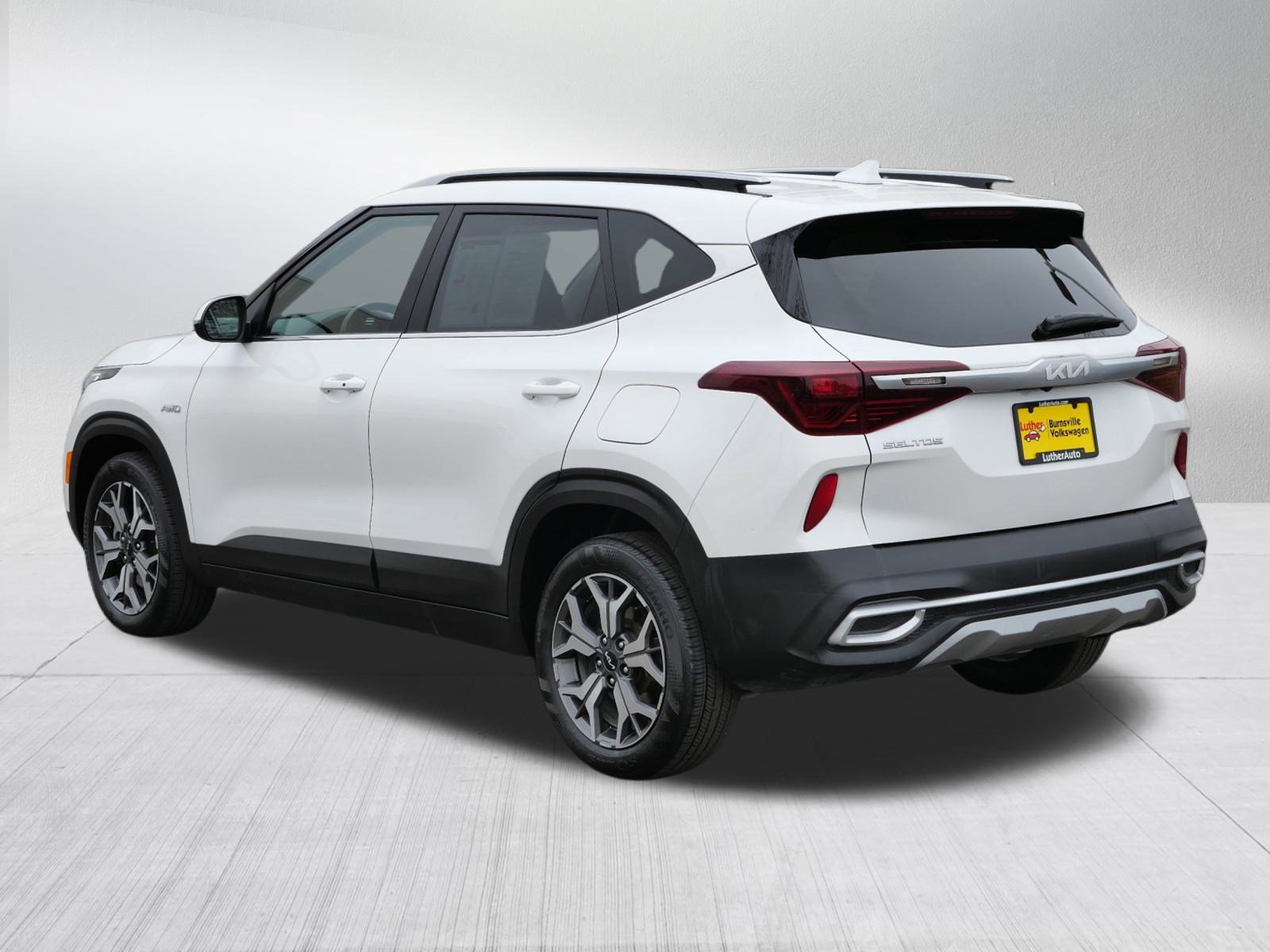 2022 Kia Seltos EX photo 2