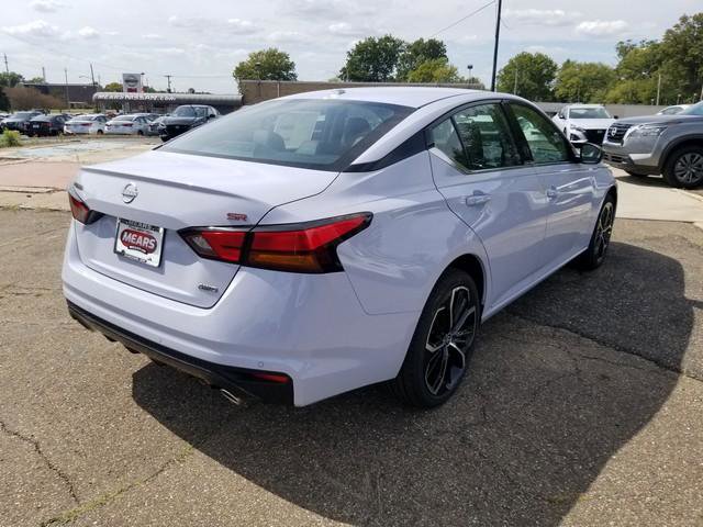 2025 Nissan Altima 2.5 SR photo 4