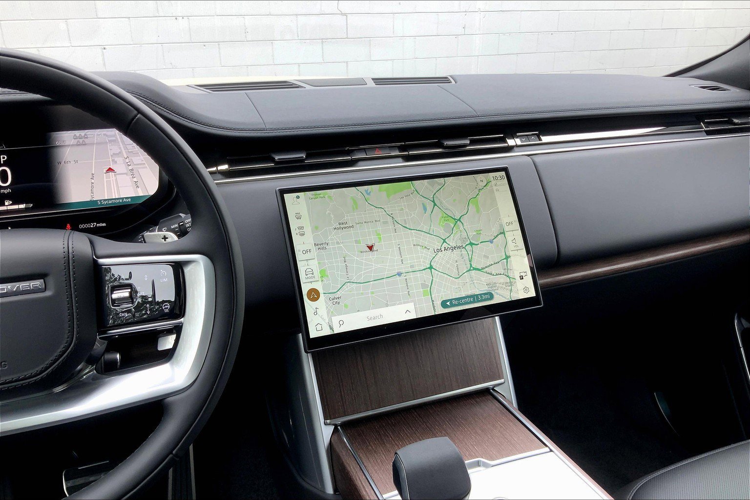 2025 Land Rover Range Rover SE photo 4