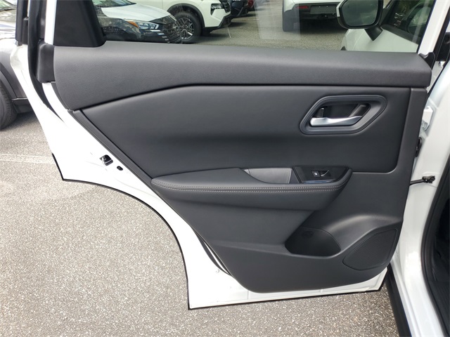 2026 Nissan Rogue SV photo 21
