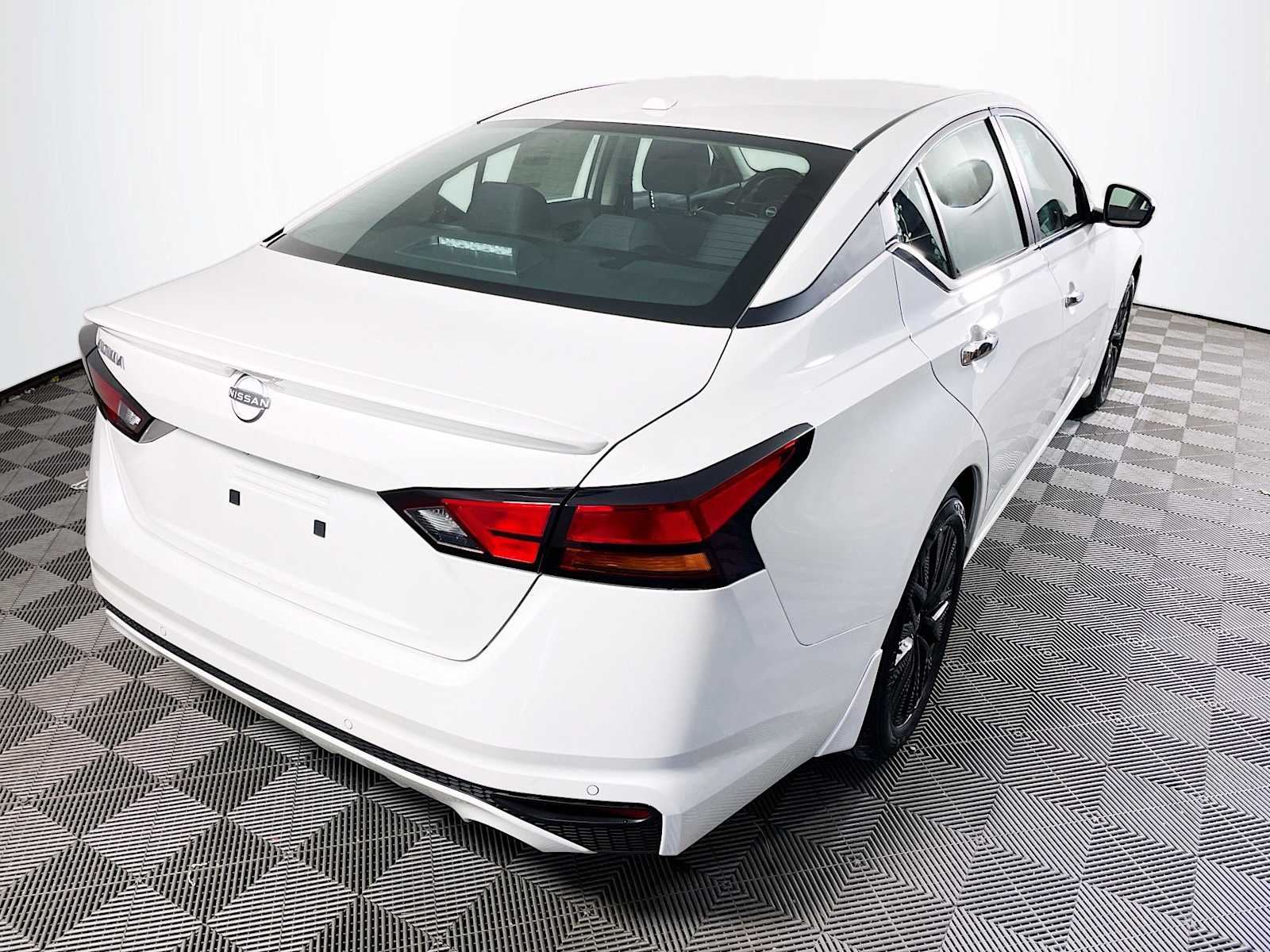 2025 Nissan Altima SV Special Edition photo 2