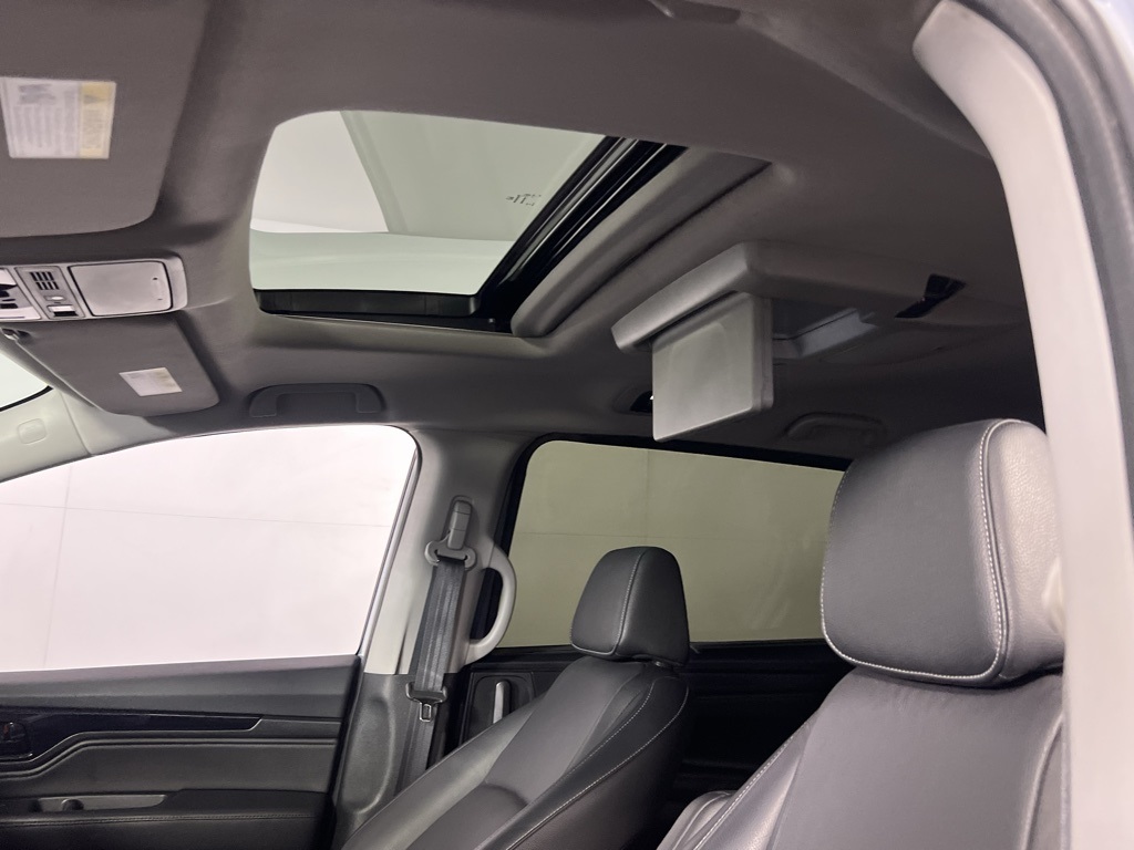 2024 Honda Odyssey Touring photo 18