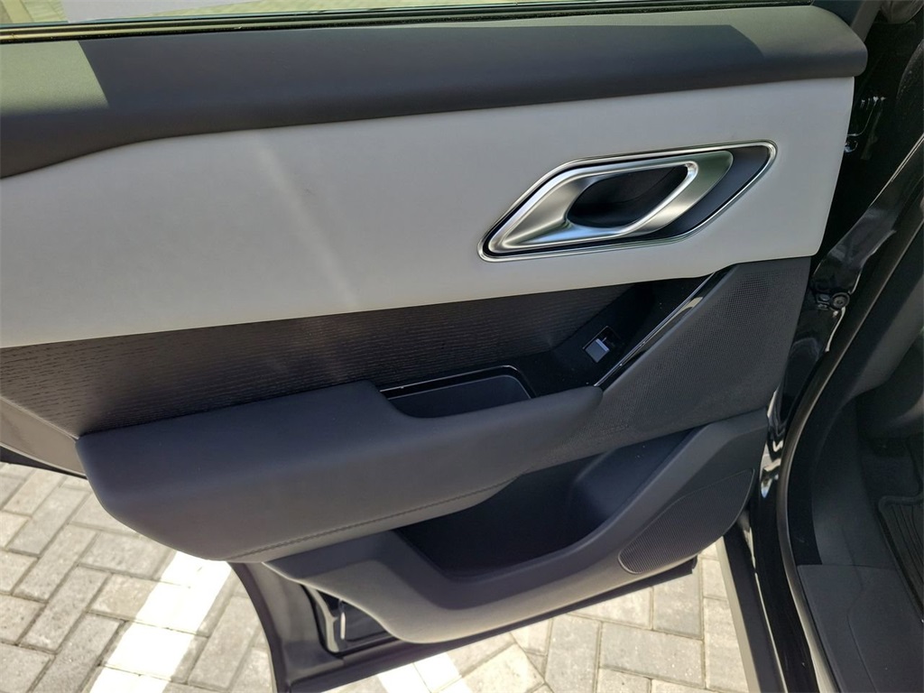 2026 Land Rover Range Rover Velar SE photo 20