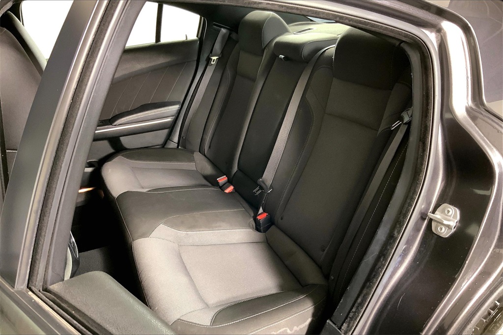 2022 Dodge Charger SXT photo 25