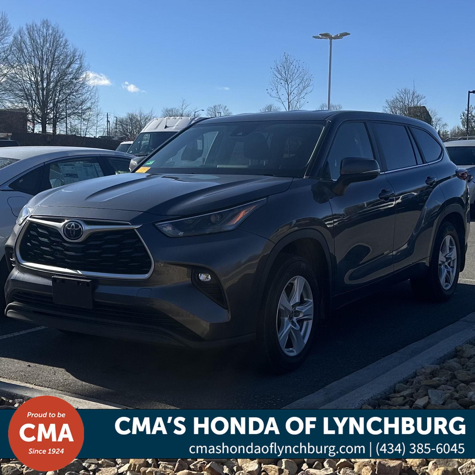 2023 Toyota Highlander LE's photo