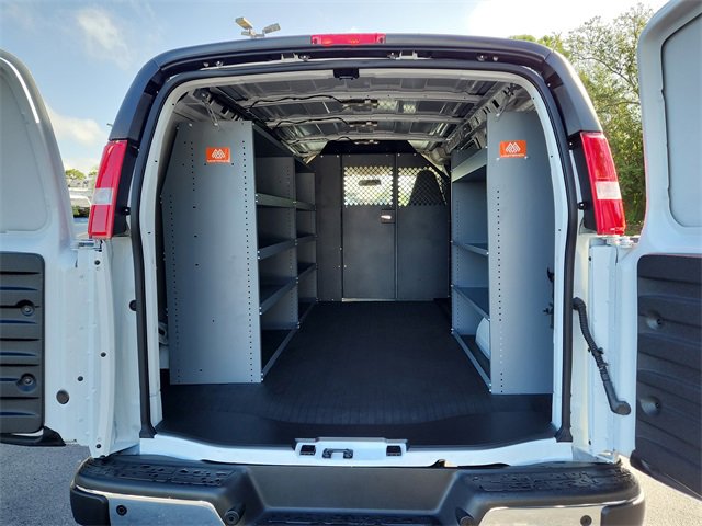 2025 Gmc Savana Cargo 2500 photo 4