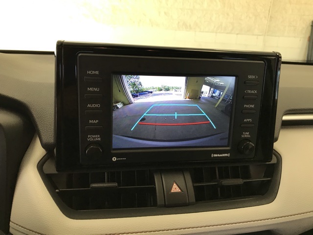 2020 Toyota RAV4 Hybrid XLE photo 20