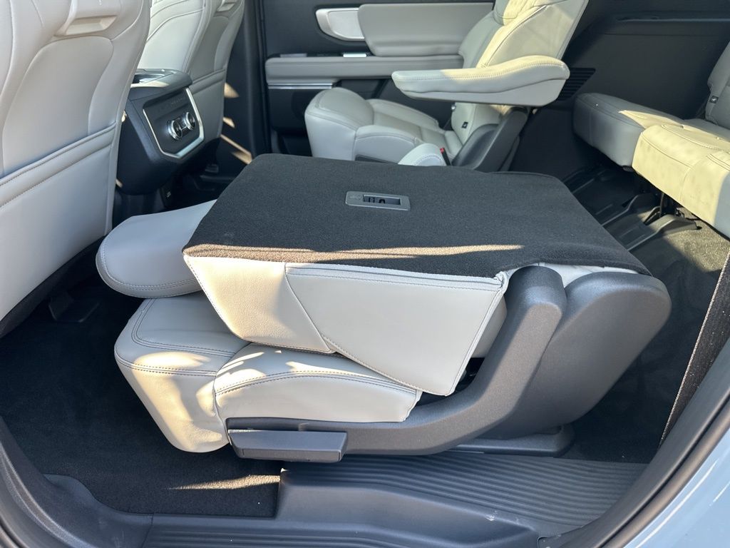 2025 Ford Expedition MAX photo 39