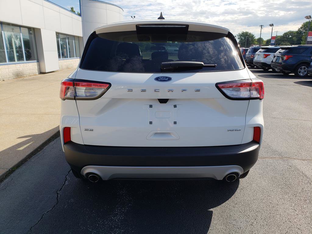 2022 Ford Escape SE photo 3