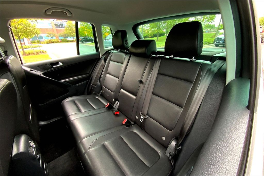2014 Volkswagen Tiguan SE photo 26