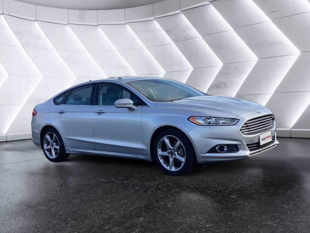 2013 Ford Fusion SE's photo