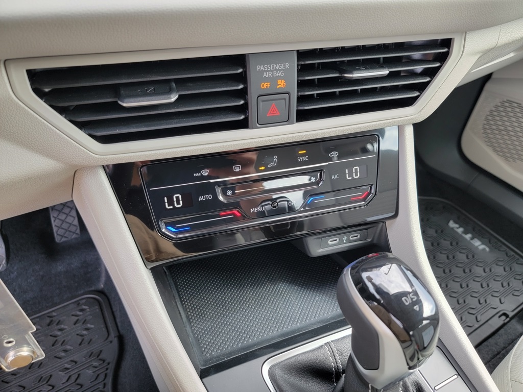 2025 Volkswagen Jetta 1.5T S photo 22