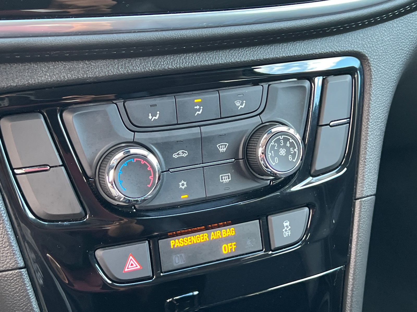 2022 Buick Encore Preferred photo 24